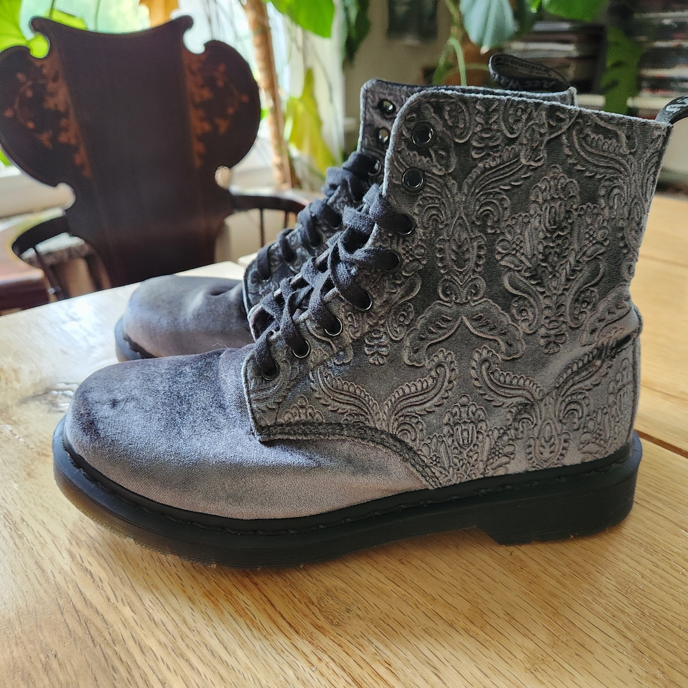 Dr Martens Brocade Grey Velvet Paisley Womens Boots Size 9 Combat Doc Martens